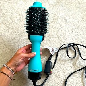 Revlon hairbrush blow dryer